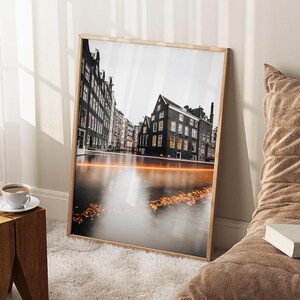 Kanał Amsterdam, czarno-biały wydruk, fotografia z Holandii, sztuka ścienna z Holandii, wydruk z Amsterdamu, nowoczesna sztuka ścienna, architektura miasta
