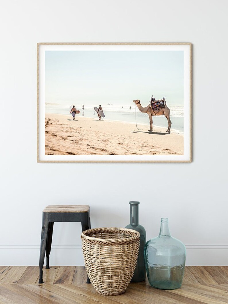 Camel and Surfers Print, Beach Print, Coastal Wall Decor, Bohemian Art Print, Neutral Home Decor, Photography Poster, Modern Boho zdjęcie 8