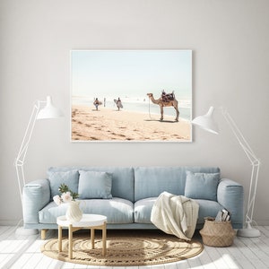 Camel and Surfers Print, Beach Print, Coastal Wall Decor, Bohemian Art Print, Neutral Home Decor, Photography Poster, Modern Boho zdjęcie 4