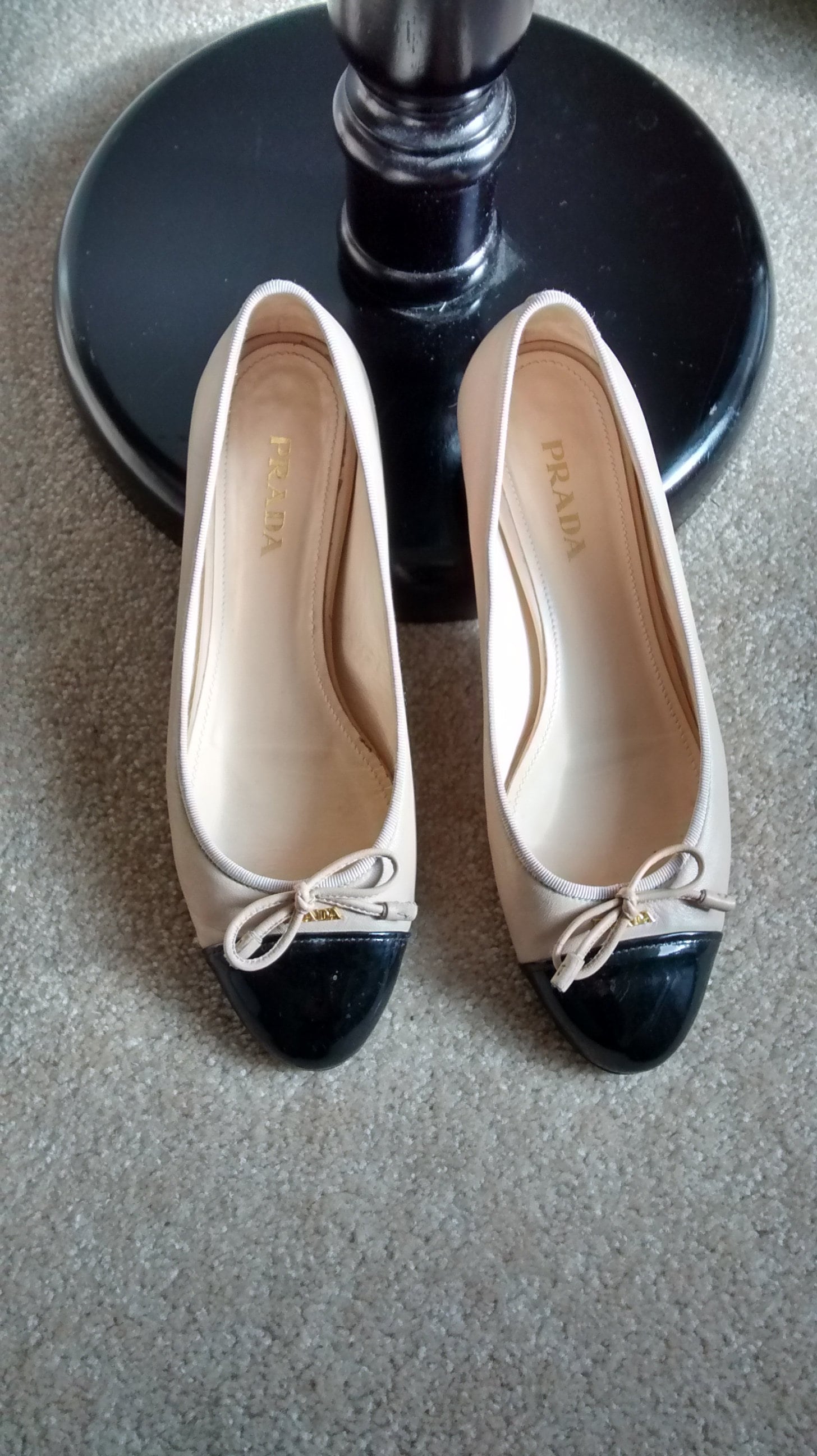 Pro owned Prada shoes Prada flats Two Tone Ballerina Flats Size 38 5 054B02