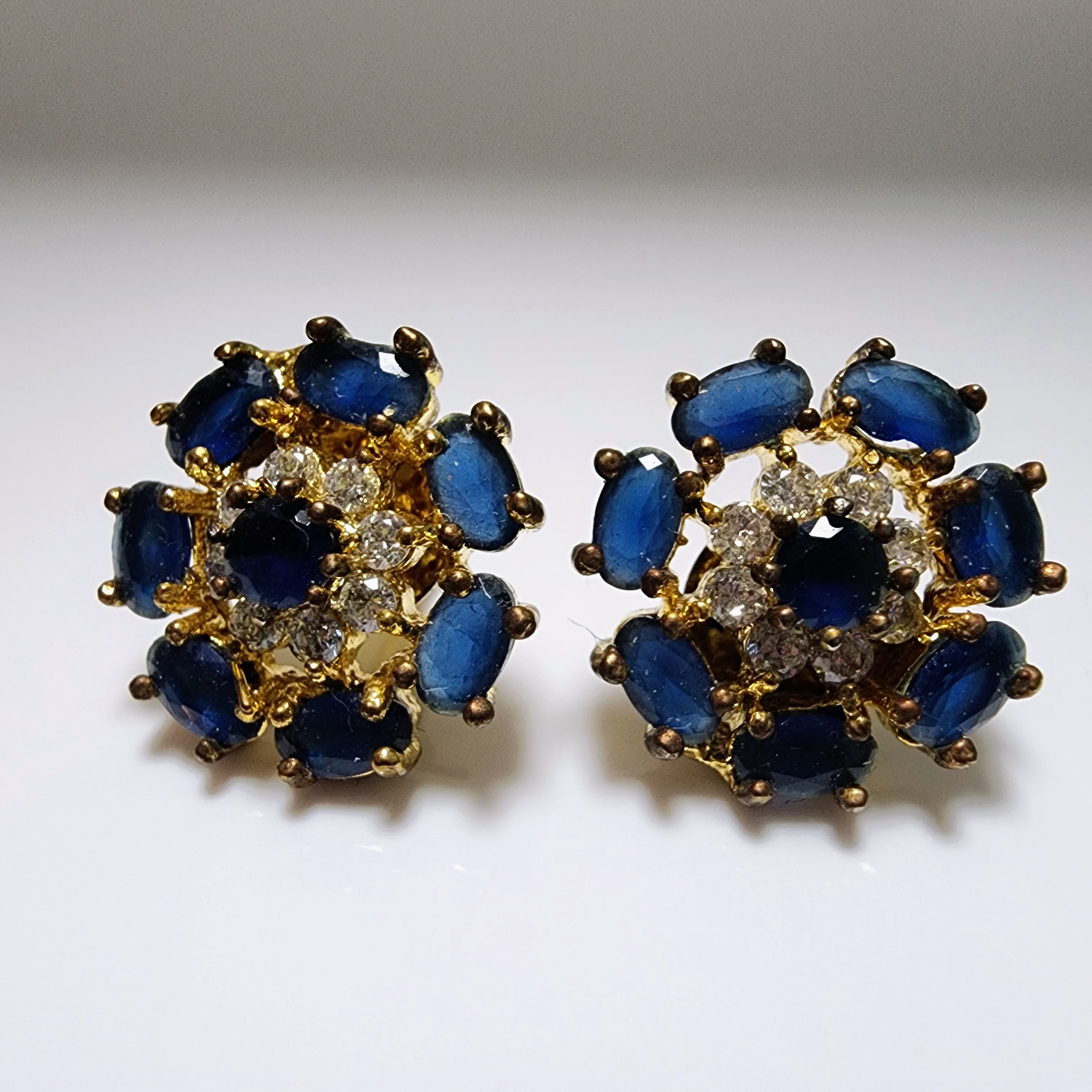 90's Vintage Sapphire Crystal Gold Tone Stud Earrings