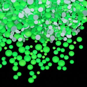 Neon Green Flatback Rhinestone MIX Bag 1440 Pc Flat Back Dance Costume DIY Rhinestones Nail Art Diamond SS6 SS10 SS12 SS16 SS20 Ships USA