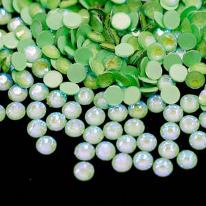 Luminous Green Flatback Rhinestone Glow in the Dark Flat Back Dance Costume DIY Rhinestones Nail Art Gem Diamond 1440 Pc SS10 SS20 Ships USA