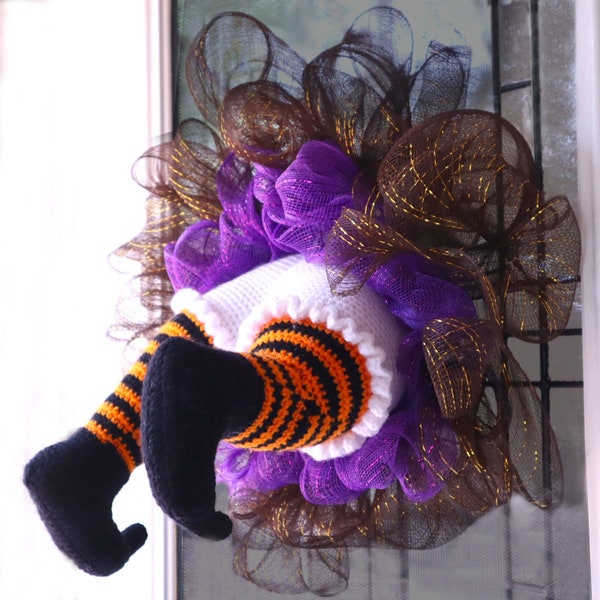 Witch Stuck in My Wreath! Halloween Amigurumi Crochet Pattern - PDF Digital File Tutorial