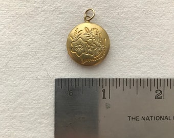 Vintage Brass Locket - Round with floral design - 2cm x 2cm