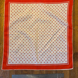 Pañuelo vintage de algodón con lunares, de los años 80, rojo y blanco.