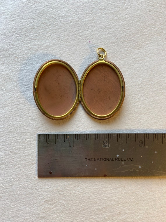 vintage 1960's deadstock large brass oval locket - image 3