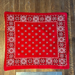 vintage 1980&#39;s large red bandana with crazy pattern borders