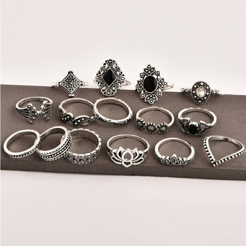 Vintage Style. 15 PCSset Bohemian Retro Crystal Flower Leaves Hollow Lotus Gem Ring Set Women Wedding Jewelry Gifts Boho Stackable Rings