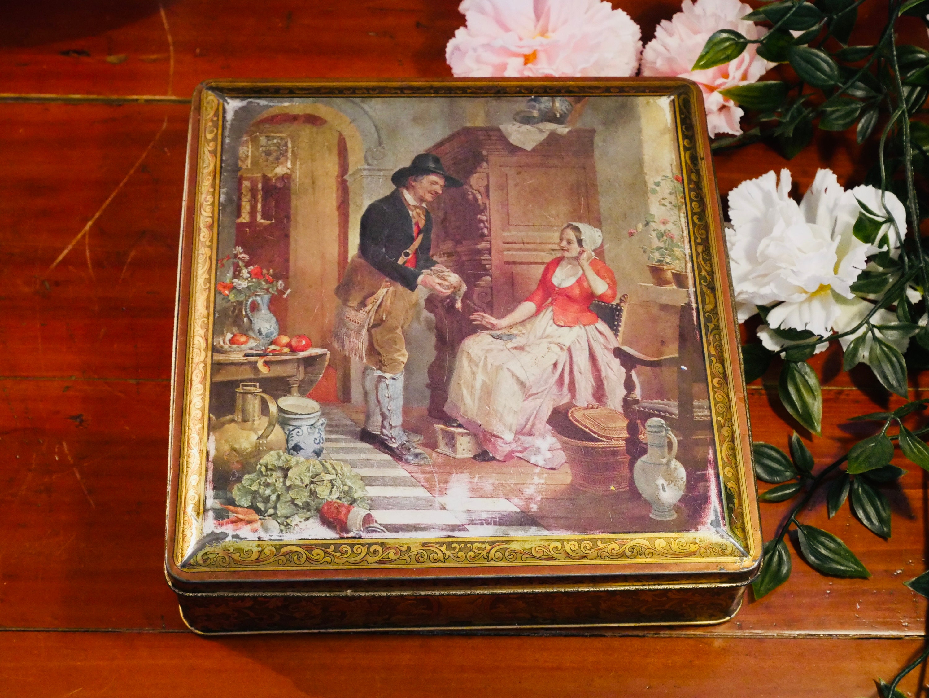 Boite en Métal Représentant Un Scène de Genre Forme Carré