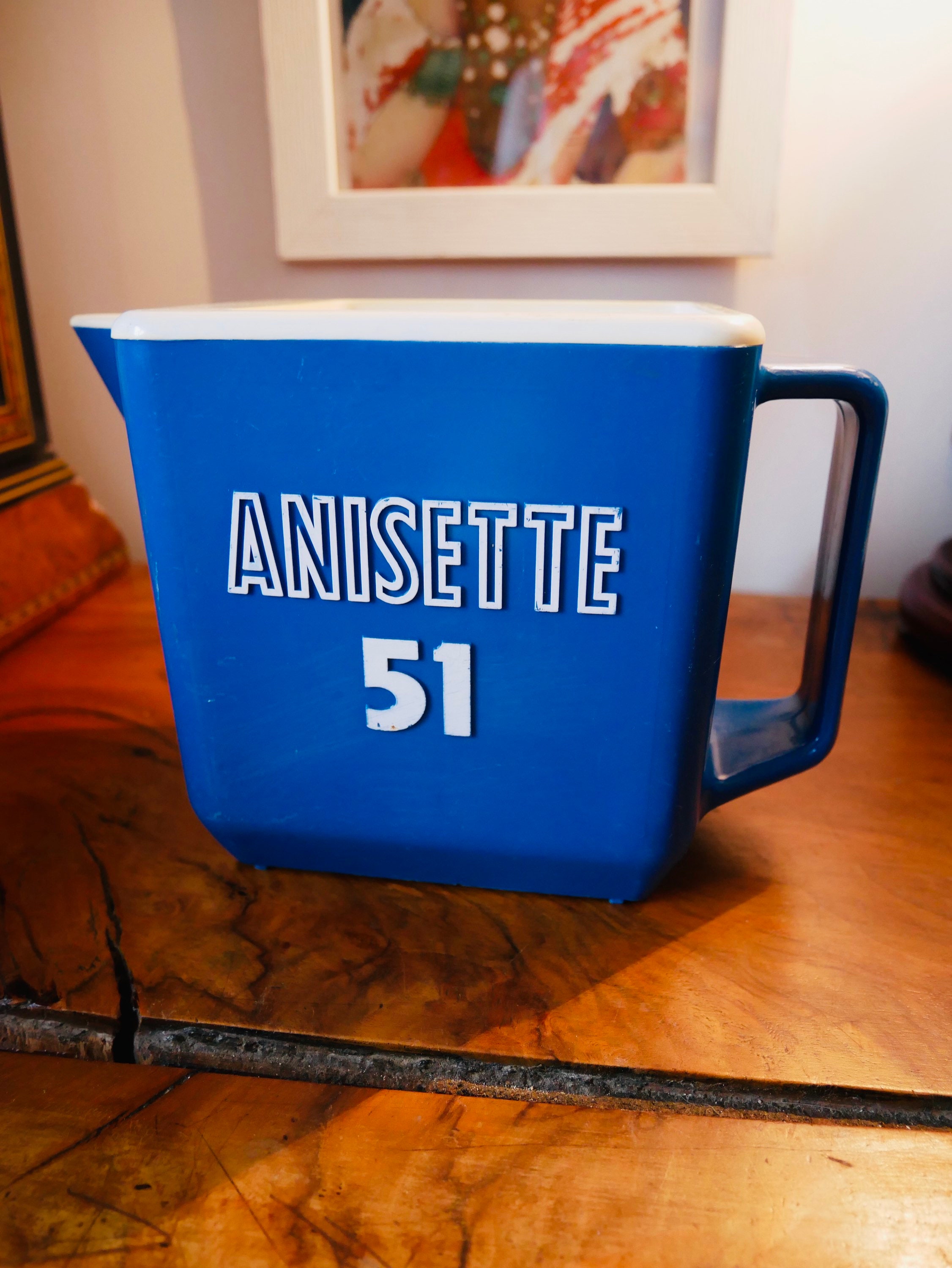 Pichet en Plastique Bleu et Blanc Anisette 51 Marseille