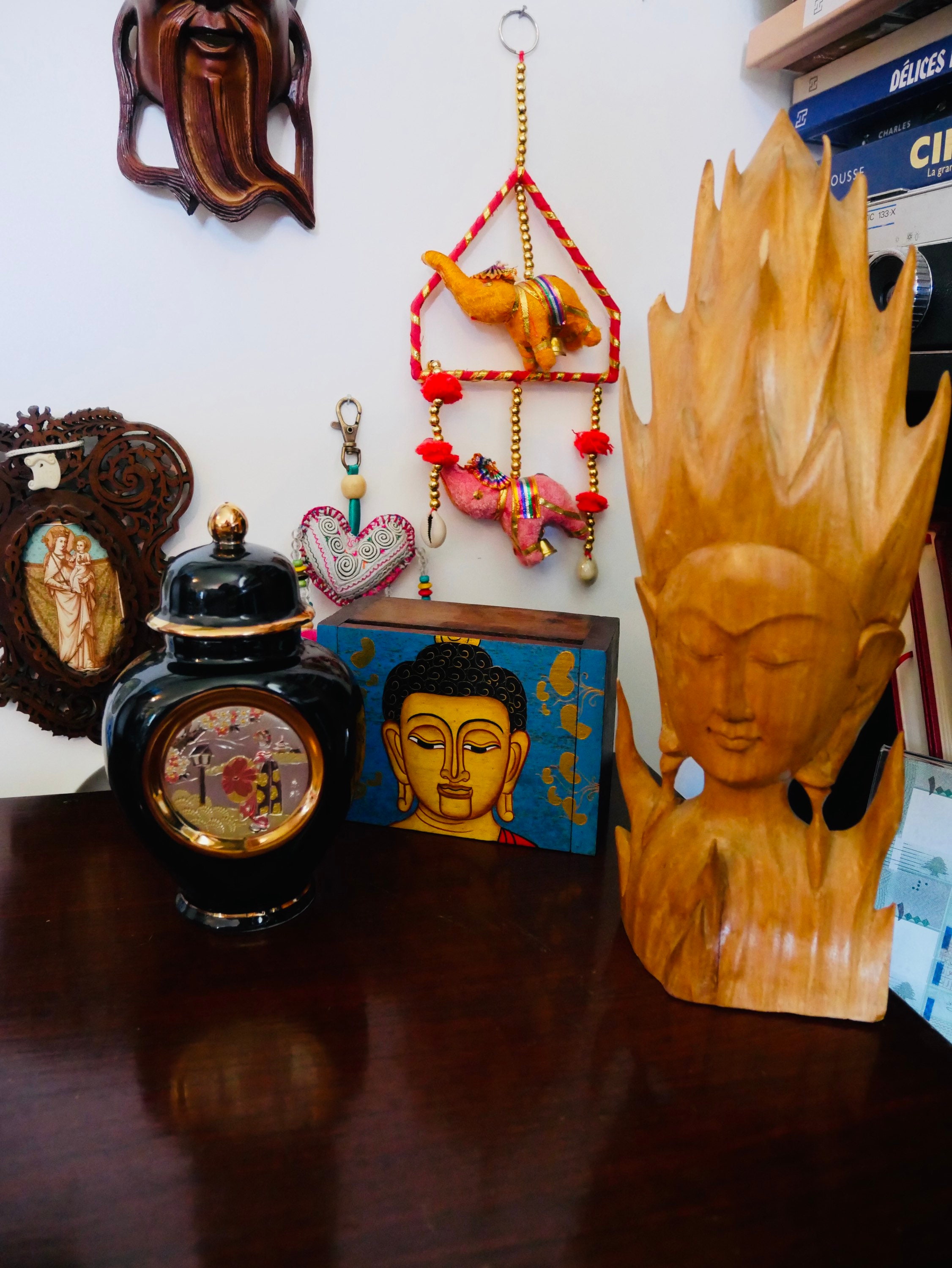 Potiche Style Asiatique Noir et Or en Céramique