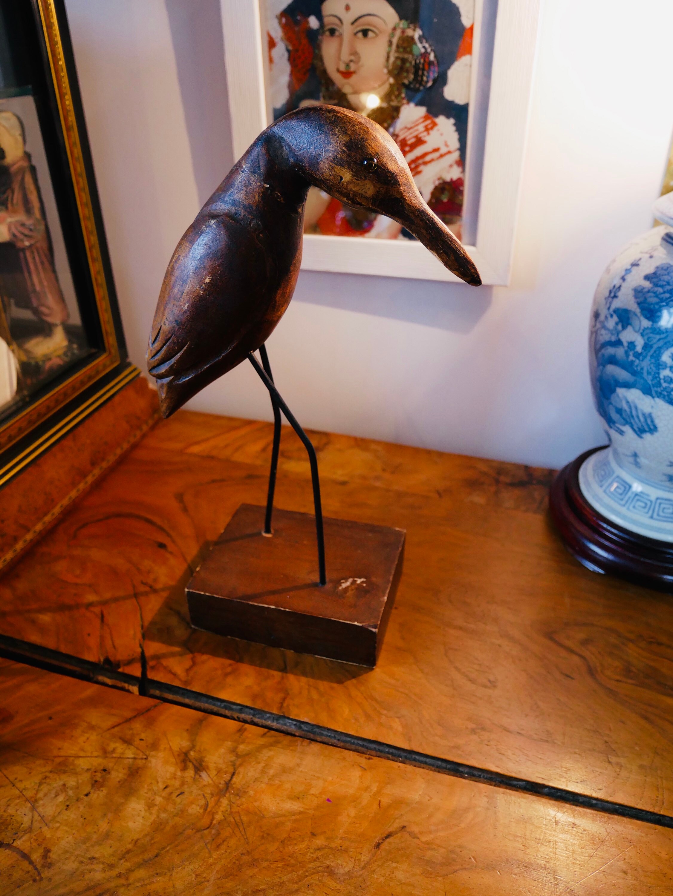 statue d'un Oiseau en Bois sur Socle