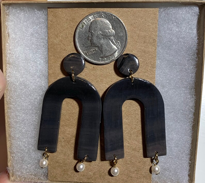 Ash Gray Arches with Pearl Charm Accents