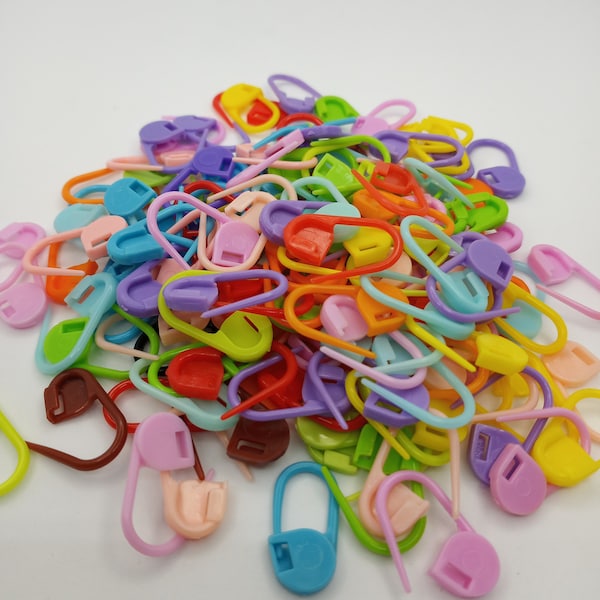 10 Plastic stitch markers, Knitting stitch markers, progress keepers, row counters, place minders, Available in different random colors