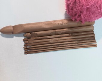 Natural Wood Crochet Hook: Smooth Grip, Afghan Style