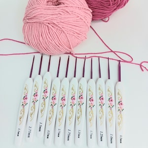 Floral Crochet Hooks: 2.5mm to 6mm