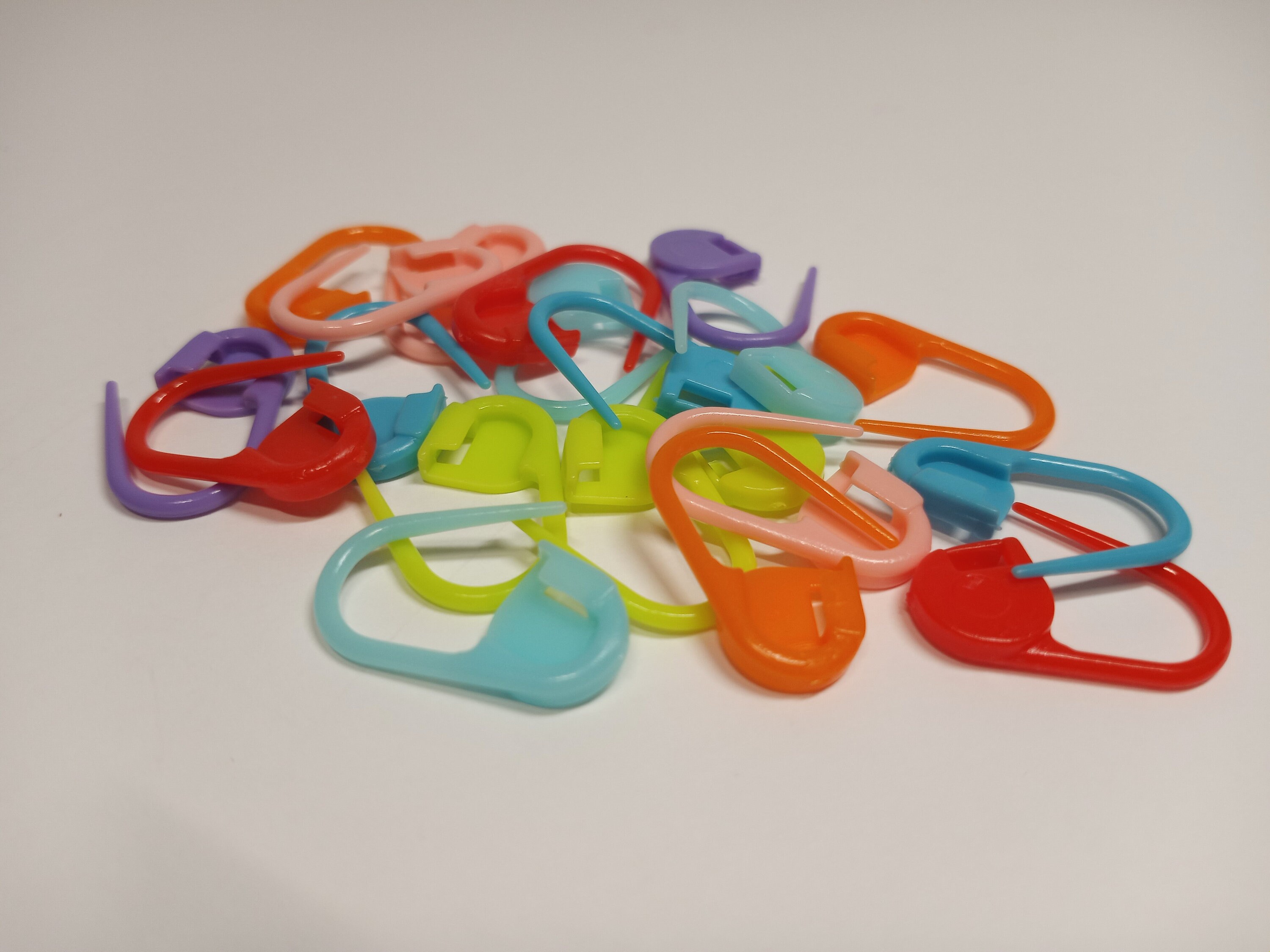 20 Plastic stitch markers Knitting stitch markers progress Etsy