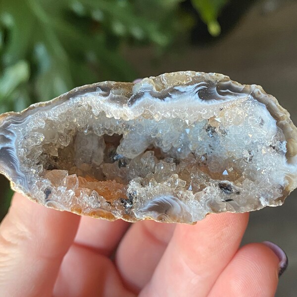 Achat Geode Kristallhälfte | Natürliche rohe Rohgeode, halbpoliert, Güteklasse A | Metaphysische Wohndekoration