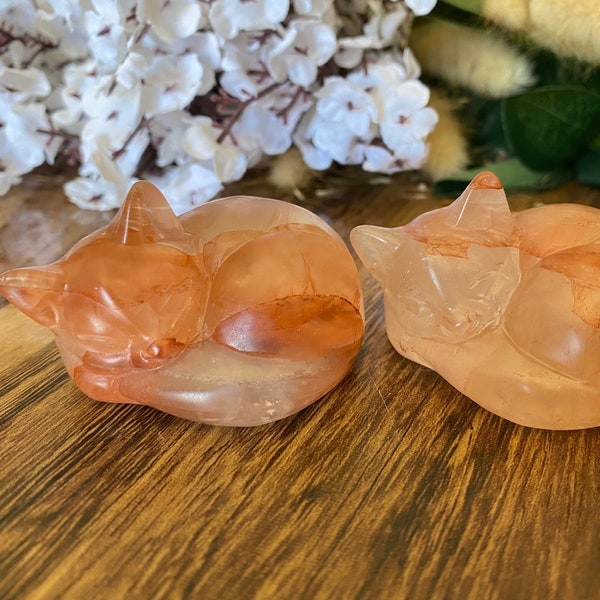 Cristal de chat endormi en quartz de feu | Sleepy Kitty en quartz hématoïde naturel | Décoration métaphysique pour la maison