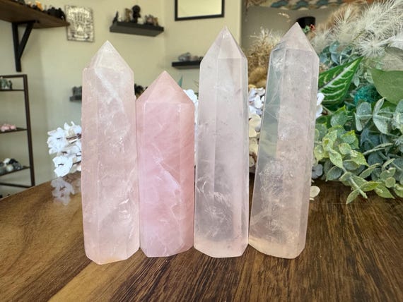 ローズクォーツ タワーポイントクリスタル | 天然石彫刻・研磨