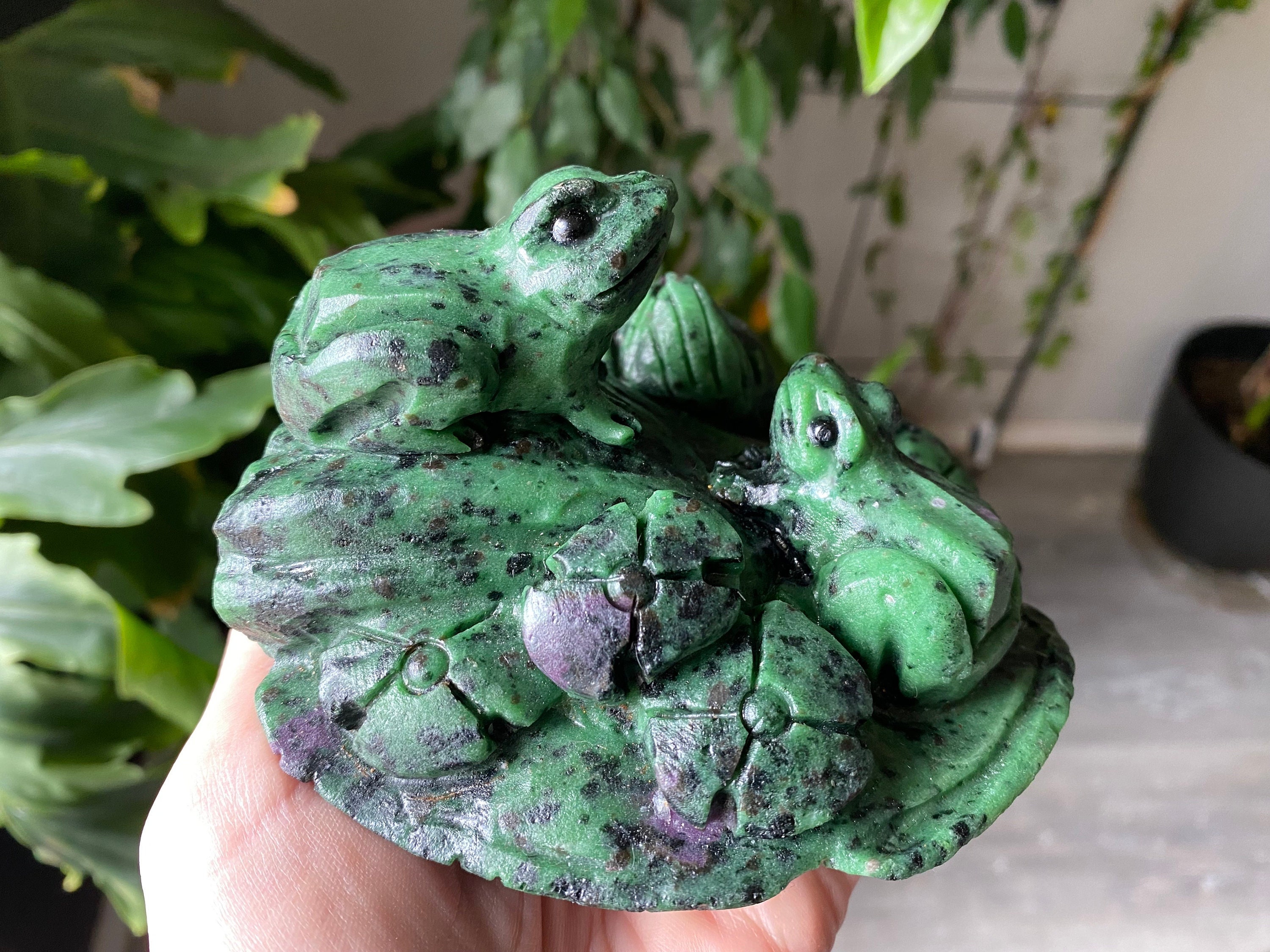 カエルの彫刻 4869-320x180.jpg