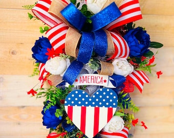 Patriotisk hjärtkrans, 61 cm amerikansk krans, röd vit blå ytterdörrdekor, 4 juli-krans, sommarkrans för minnesdagen, USA-dörr