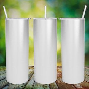 20 Unzen dünner Becher Mockup Foto psd