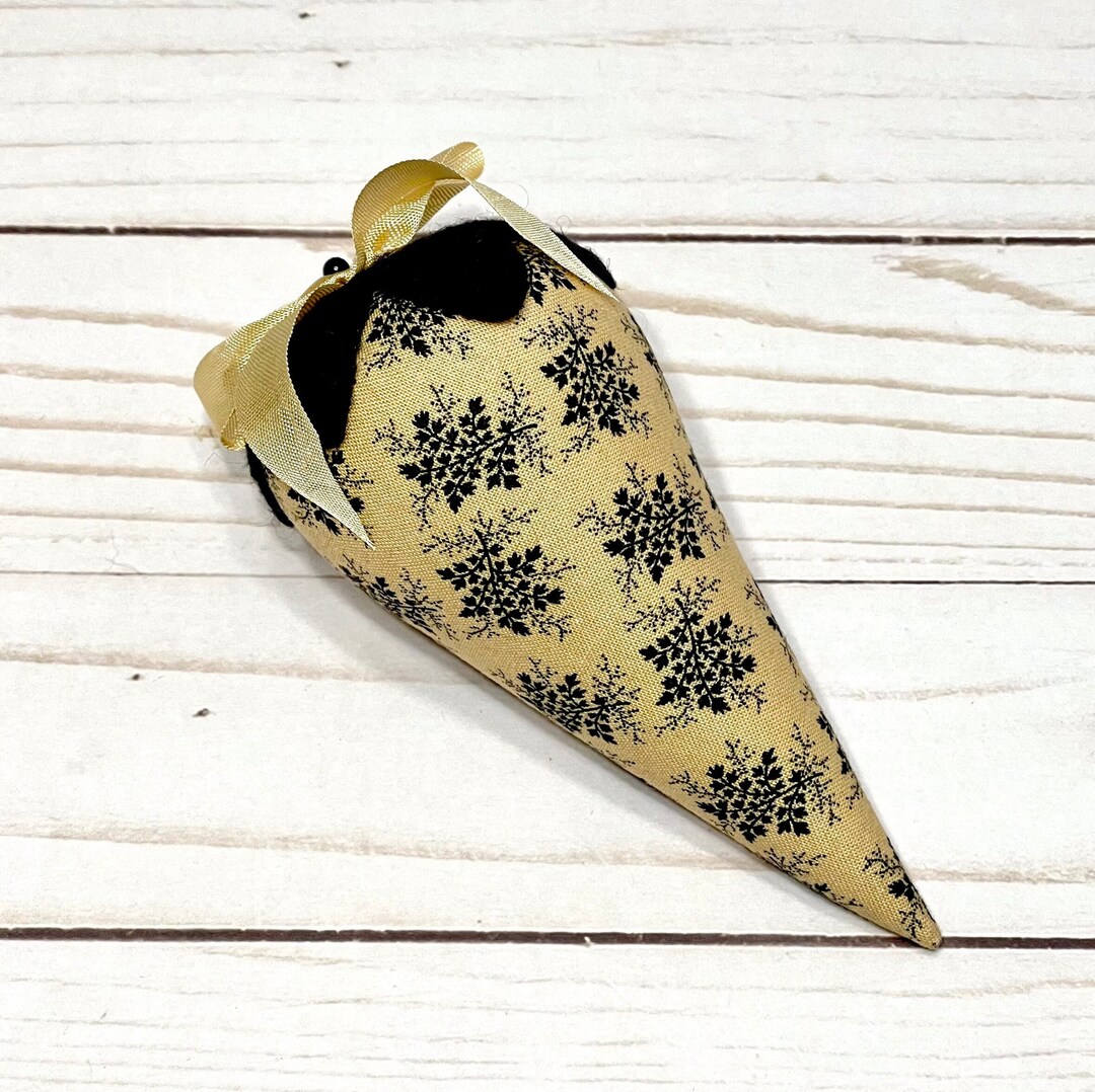 Strawberry Emery Pincushion Primitive Gatherings Design, Moda Fabric