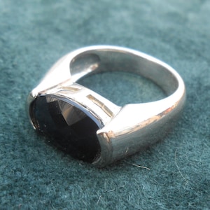 Oval Black stone ring size 8 gemstone 925 sterling silver onyx 18 mm diameter