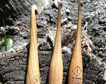TEAK Streamline Wooden Furls Crochet Hooks *FAST Shipping* - Sizes 4.5mm - 10mm ~ Don't Let Pain Stop Your Artistic Flow! Made in USA