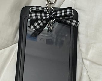 gingham bow kpop photocard holder, kpop pc holder with aesthetic ribbon bow and charm / kpop bag charm / kpop keychain