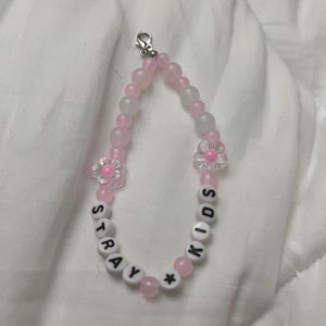 custom bias kpop keychain, kpop gift, kpop bag charm, kpop keychain