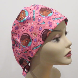 DOC fabric scrub hats, Bouffant scrub hats, Mc stuffins scrub hats, Girl scrub hats, Nurse fabric scrub hats, Doctor scrub hats zdjęcie 1