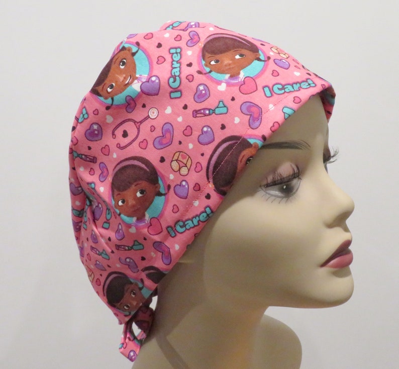 DOC fabric scrub hats, Bouffant scrub hats, Mc stuffins scrub hats, Girl scrub hats, Nurse fabric scrub hats, Doctor scrub hats zdjęcie 1