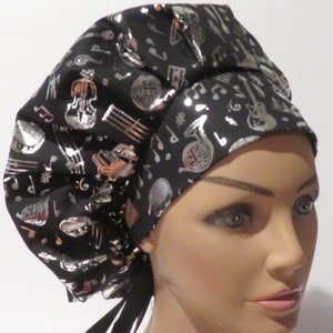 Cappelli bouffant dal design MUSIC, bellissimi cappelli lucenti, cappelli dal design argento, bellissimi cappelli musicali, berretti scrub