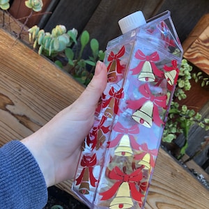 Holiday bells melkkarton bidon, herbruikbare bidon, geheel te bedrukken met belletjes, of gepersonaliseerd aan één zijde!
