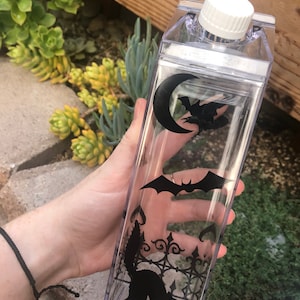 Spookachtige melkpak waterfles (Kan worden gepersonaliseerd of volledig gedekt)