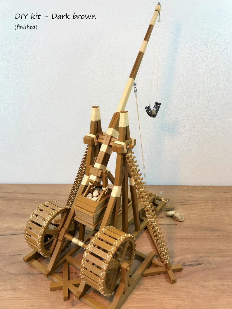 Trebuchet Bausatz oder Fertigmodell Tischnachbau Mehr Farbvariation Funktionsfähige Mittelalterliche Kriegsmaschine über 120 Kunststoffteile Bild 8