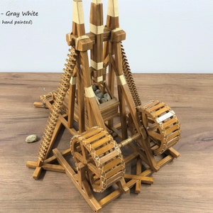 Trebuchet Bausatz oder Fertigmodell Tischnachbau Mehr Farbvariation Funktionsfähige Mittelalterliche Kriegsmaschine über 120 Kunststoffteile Bild 9