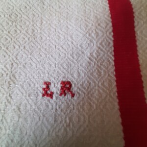 2 Torchons anciens vintage Français initiales LR monogramme rayures rouges lot de 2 image 4