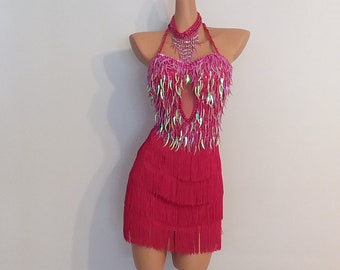 Vestido rosa fucsia con flecos: Disfraz de samba, carnaval y vedette.
