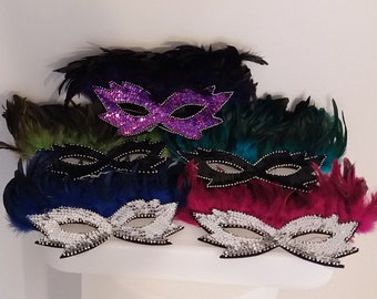 MASQUE à paillettes colorées avec plumes-coiffure samba costumes carnaval-mardi gras-show girl-Rio-Las Vegas-cabaret-carnaval brésilien-SkyS-M2