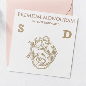 Könnte beinhalten: Eine weiße Karte mit dem Text "PREMIUM MONOGRAM INSTANT DOWNLOAD" in brauner Schrift. Die Buchstaben "S" und "D" sind in großer brauner Schrift. Ein dekoratives Monogramm der Buchstaben "S" und "D" befindet sich in der Mitte der Karte.