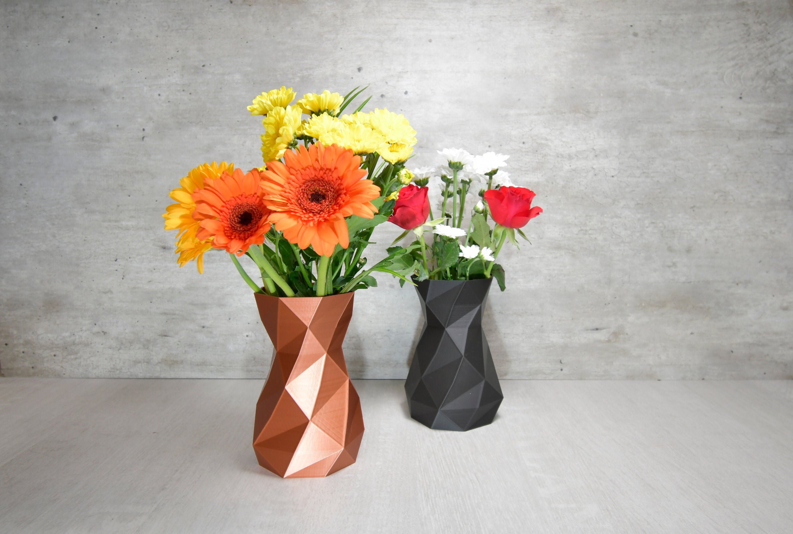 Set de 2 Vases Design Pour Décoration Intérieure en Bioplastique