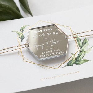 Save-the-Date Karte Green mit graviertem Spiegelmagnet und Goldfolienprägung, Hochzeit, STD, Boho, Blatt-Design, Gold, Silber
