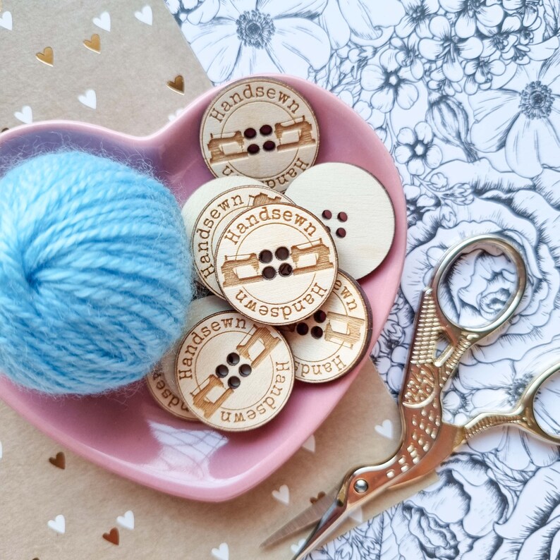 seamstress sewer wooden buttons with engraving and sewing machines for handmade sewing items Handsewn made with love for tailor