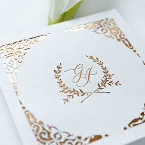 Pocketfold-Set Rosegold Boho im Quadrat mit Monogramm, RSVP-Karte, Bordkarte, Luxus, Pocketfold, Hochzeitseinladung