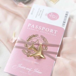 Rosa luxuriöse Reisepass-Hochzeitseinladung, Personalisierter Flugzeug-Anhänger & Folienwappen, Bordkarte, Reisen, Hochzeit im Ausland