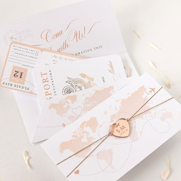 Reisepass-Hochzeitseinladung Roségold als Pocketfold mit roségold Herzanhänger, Destination Wedding, Auslandshochzeit, Luxus, Bordkarte